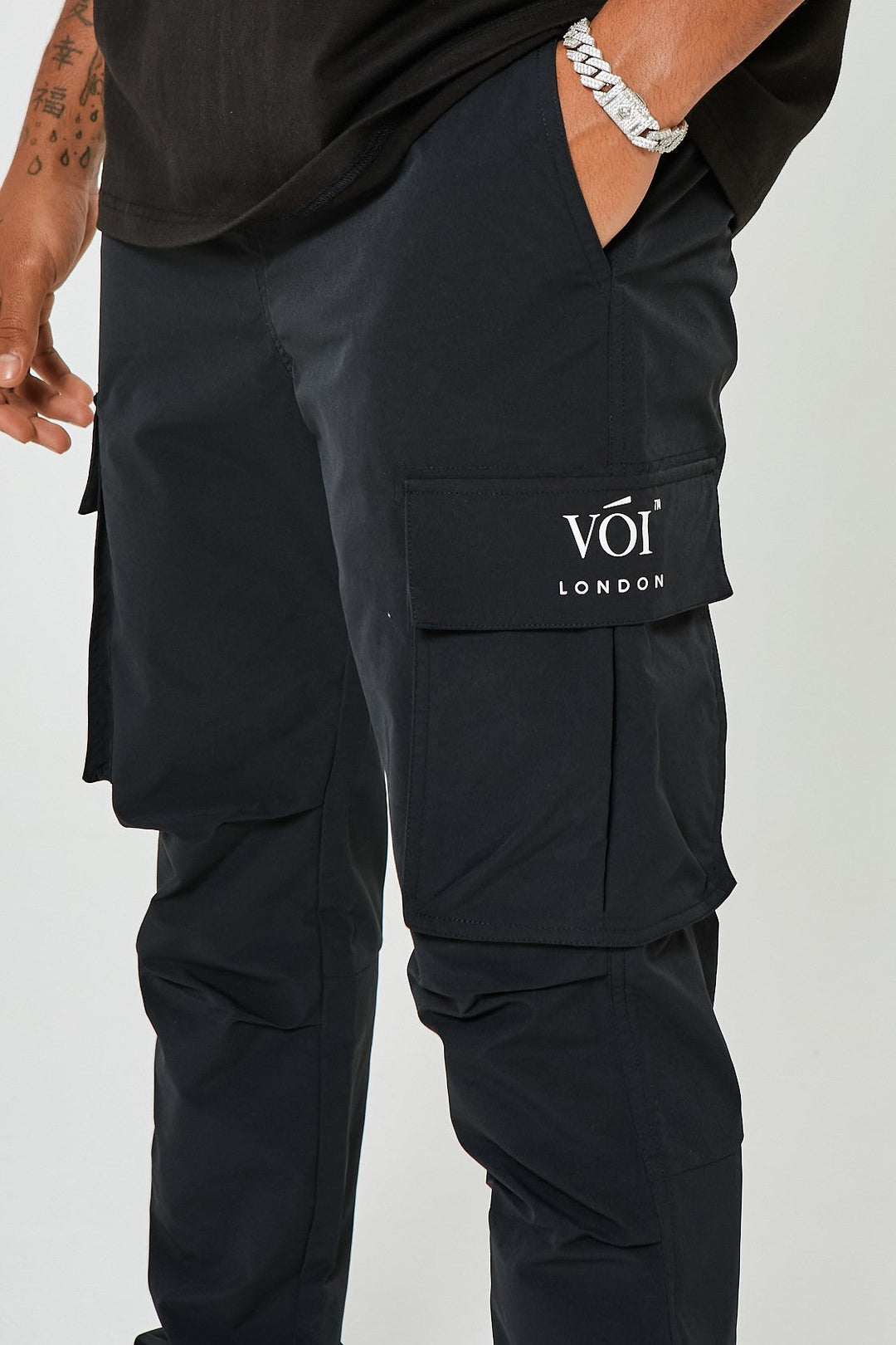 Taper Fit Cargo Pants - Black